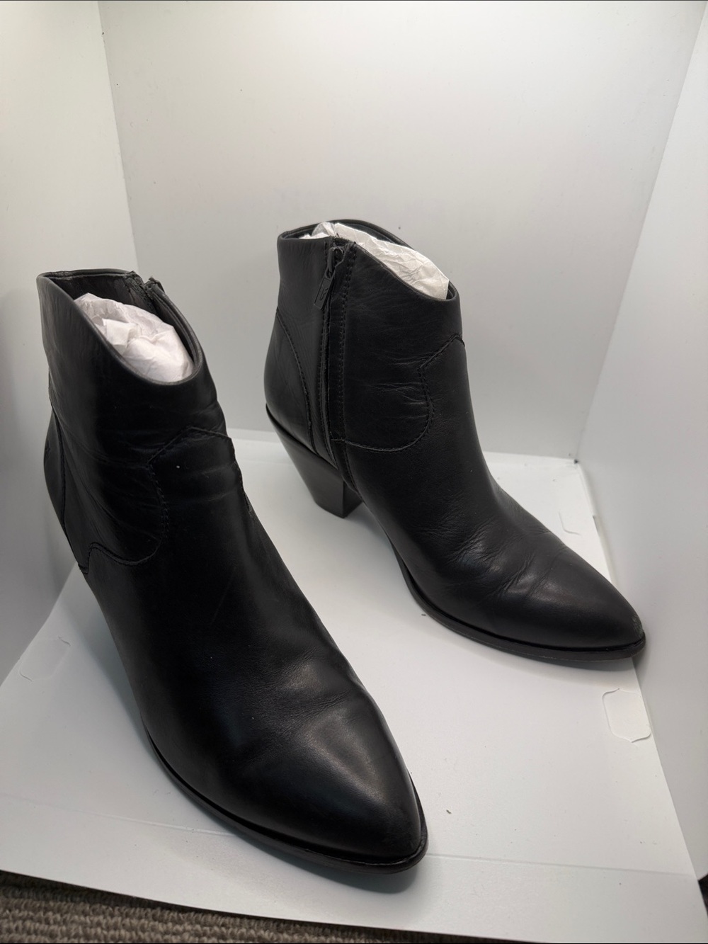 Frye Women's Lila Western Short Black Leather Pointed Ankle Boots Sz 8.5